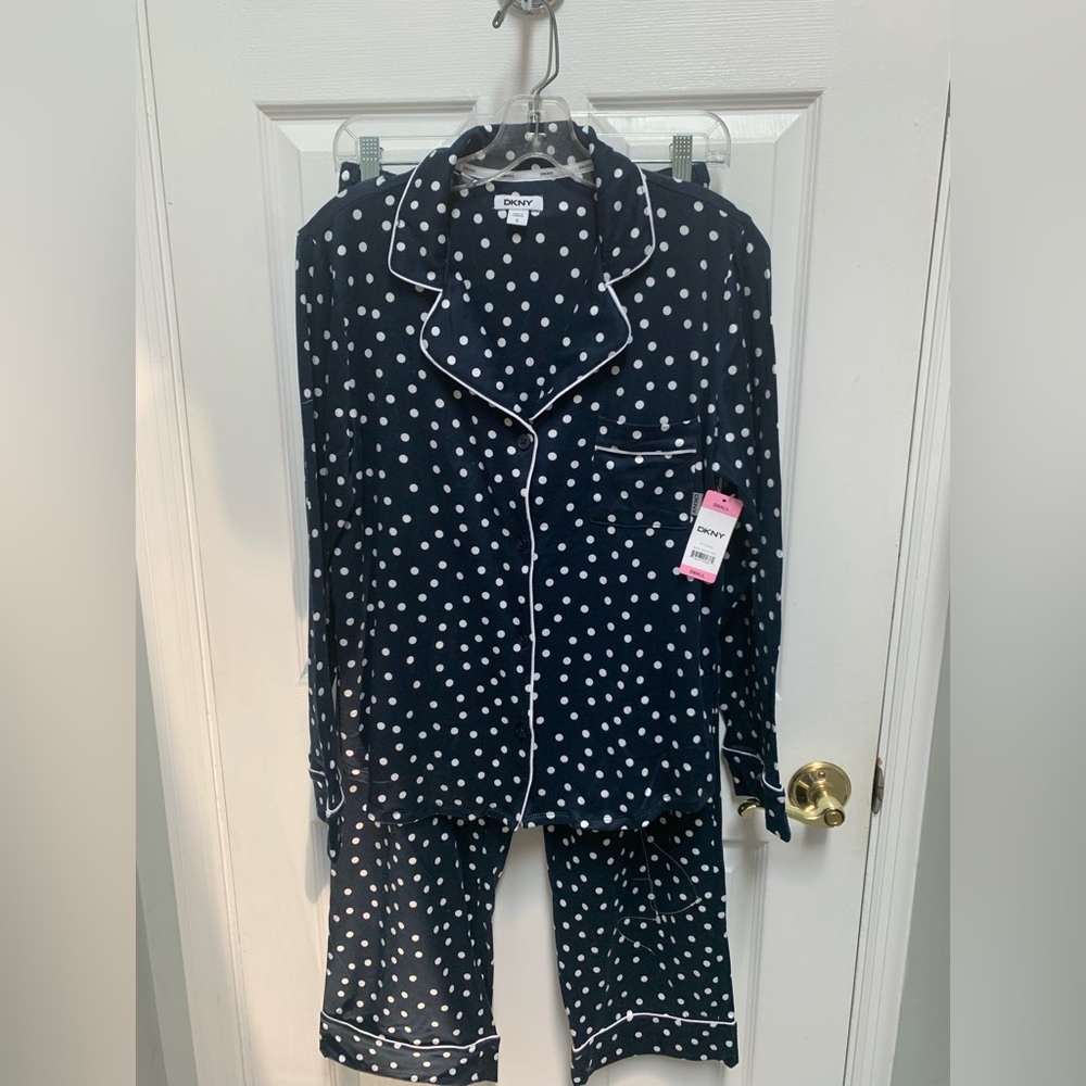 NEW - DKNY Ladies Notch Collar Long Sleeve Pajamas